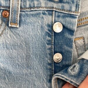 Levi’s Wedgie Straight, button fly SZ 28